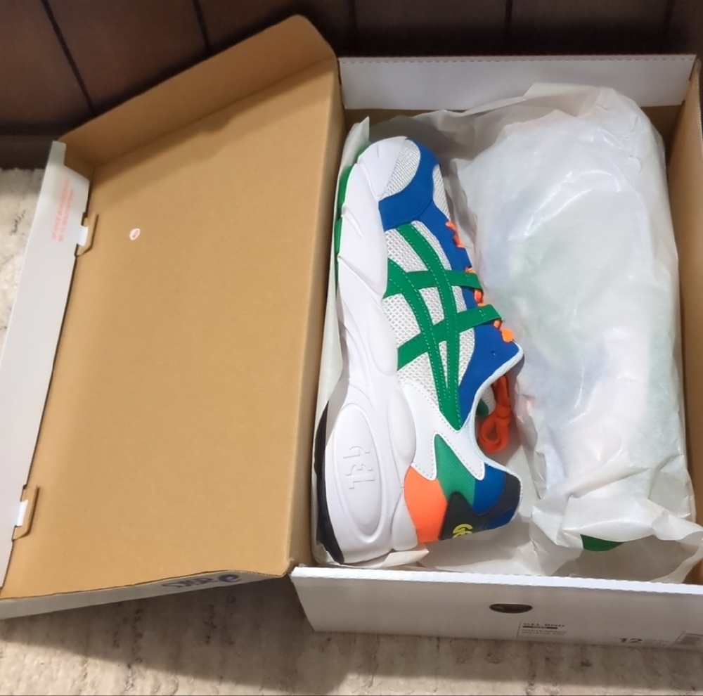 Asics White and Blue Sneakers for Everyday Comfort